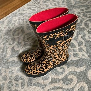 Leopard print rain boots size 8